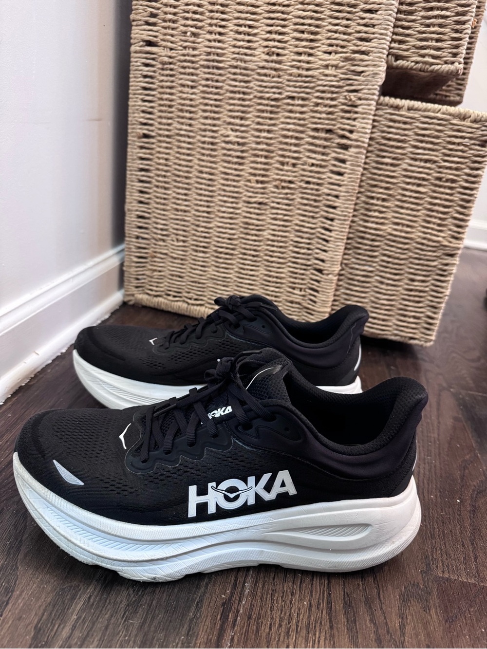 Hoka Men’s Bondi 9 sneakers